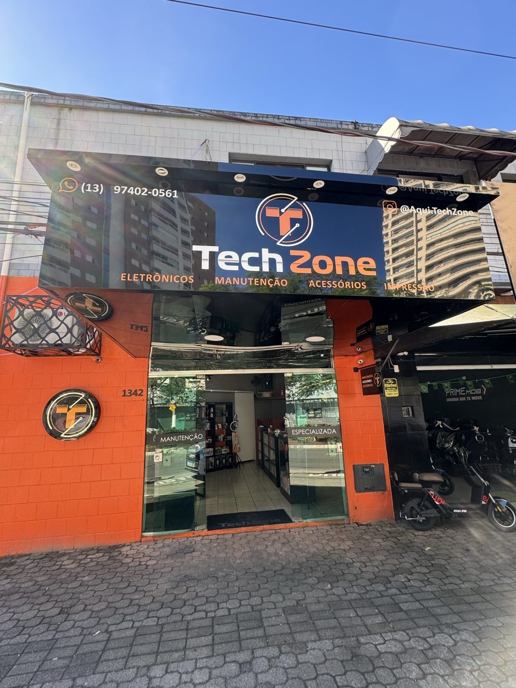 Fachada da loja TechZone